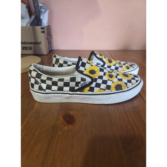 VANS Sun Flower And Checkered Slip Ons Womens Size 9 Mens Size 7.5 Super Cute!!! - Picture 1 of 7